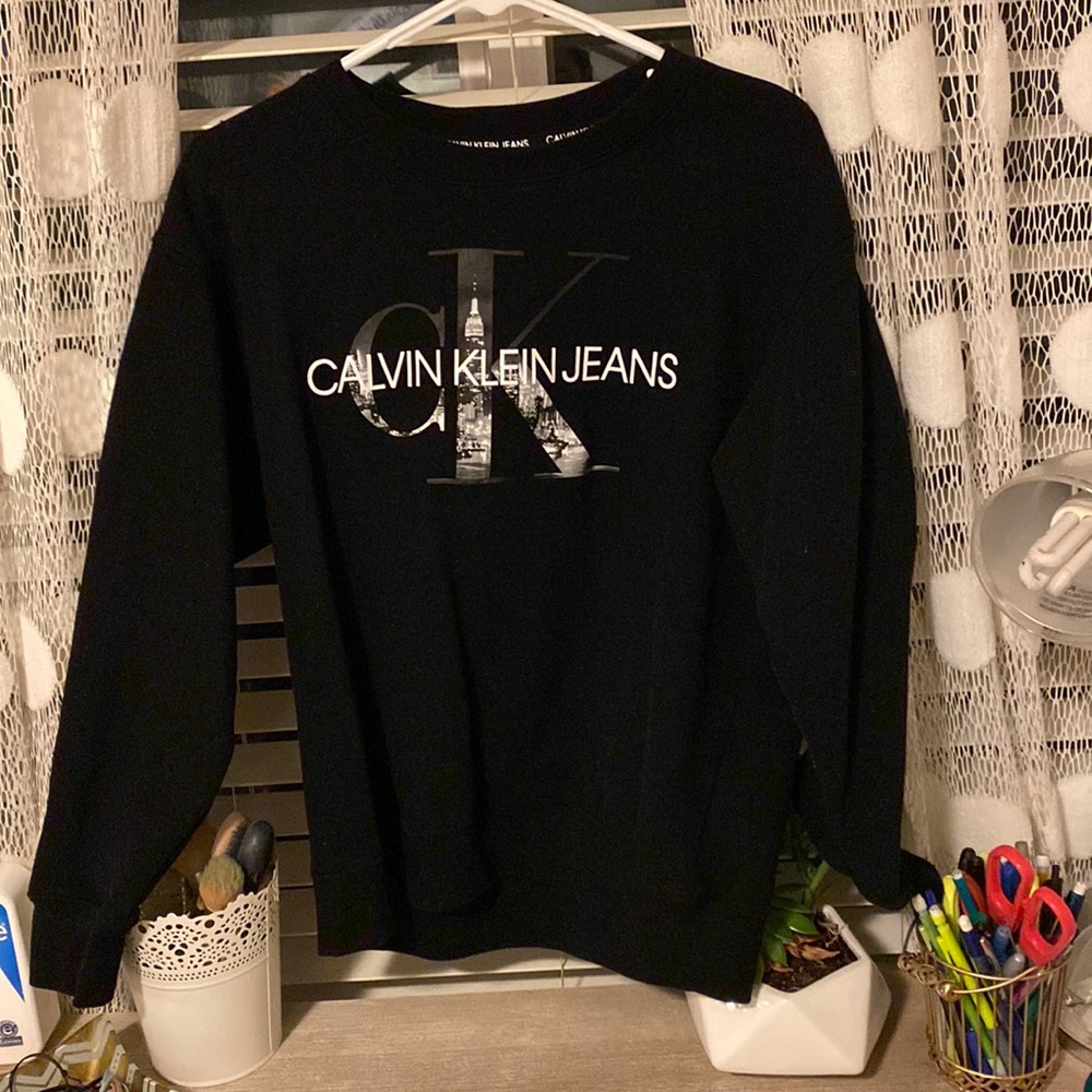 Black Calvin Klein sweatshirt barely worn